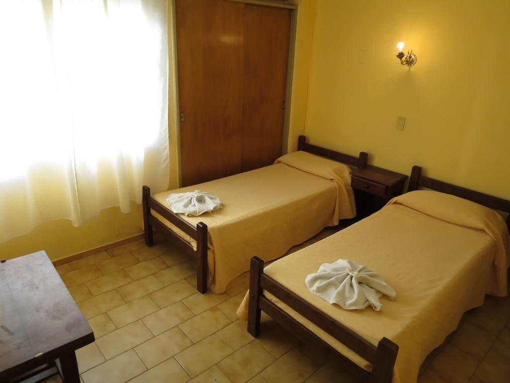 Hotel Arenales Villa Carlos Paz Room photo